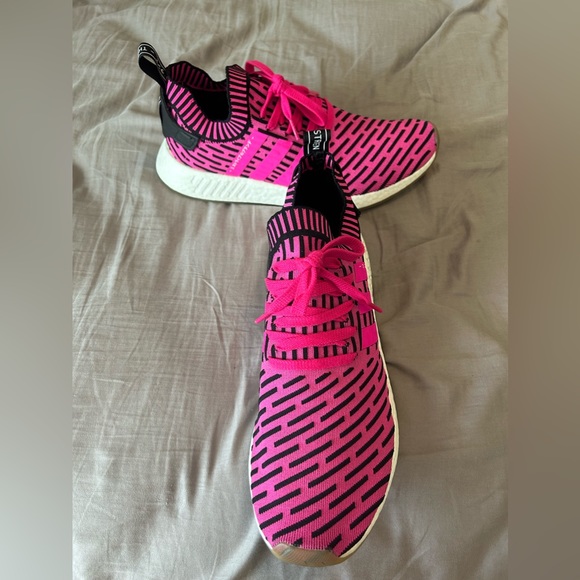 Adidas NMD R2 - Picture 4 of 4